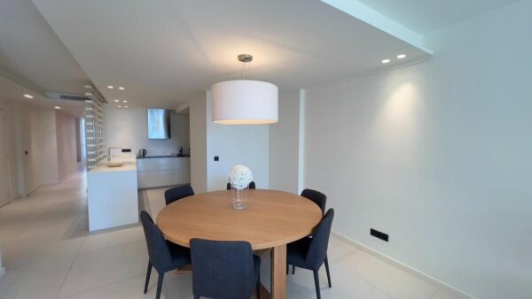 salle à manger appartement cannes