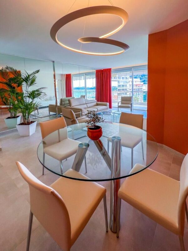 salle à manger appartement cannes